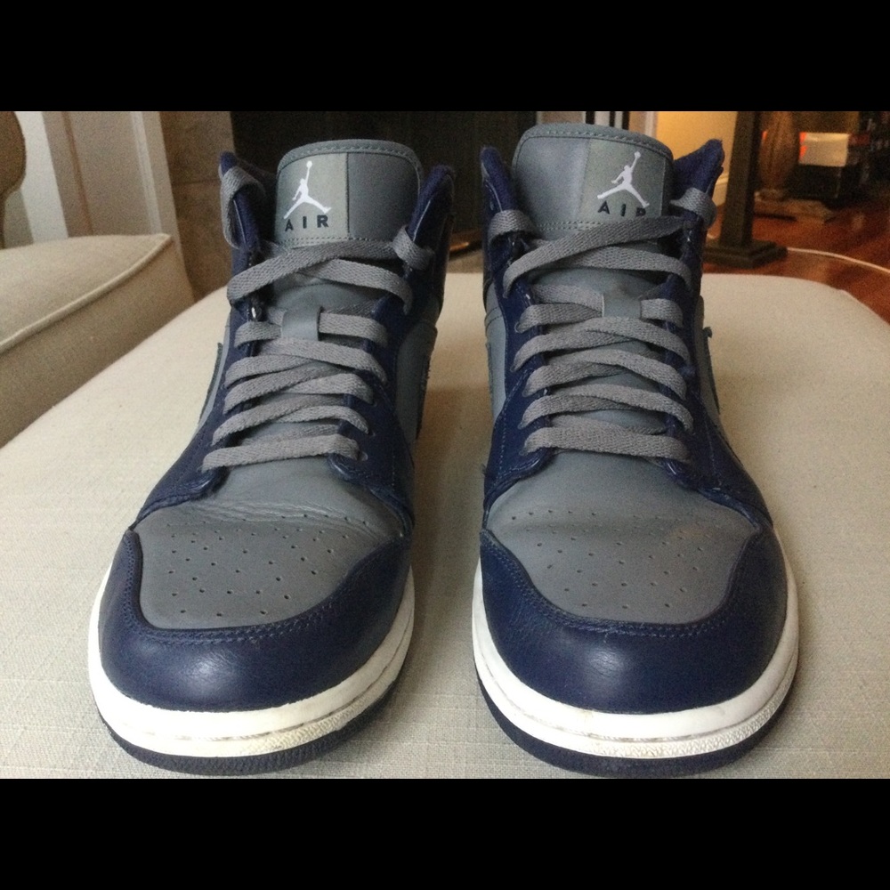 Air Jordan 1 Retro Mid Georgetown